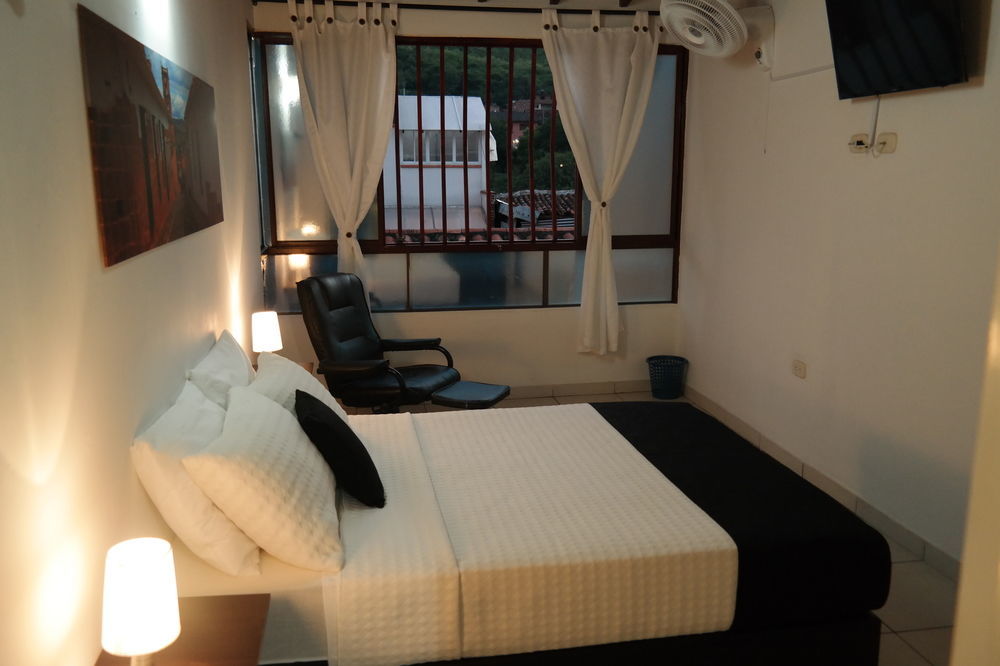 Otono Hostel San Gil Bagian luar foto